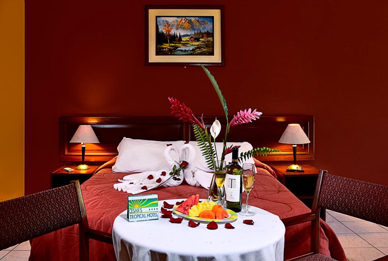 ויה טונארי Cesar'S Tropical Hotel מראה חיצוני תמונה